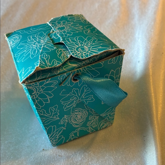 Elegant Blue Agate Slice and Jasper Moon Pendants on 23” Gold Tone Chain - Picture 12 of 12